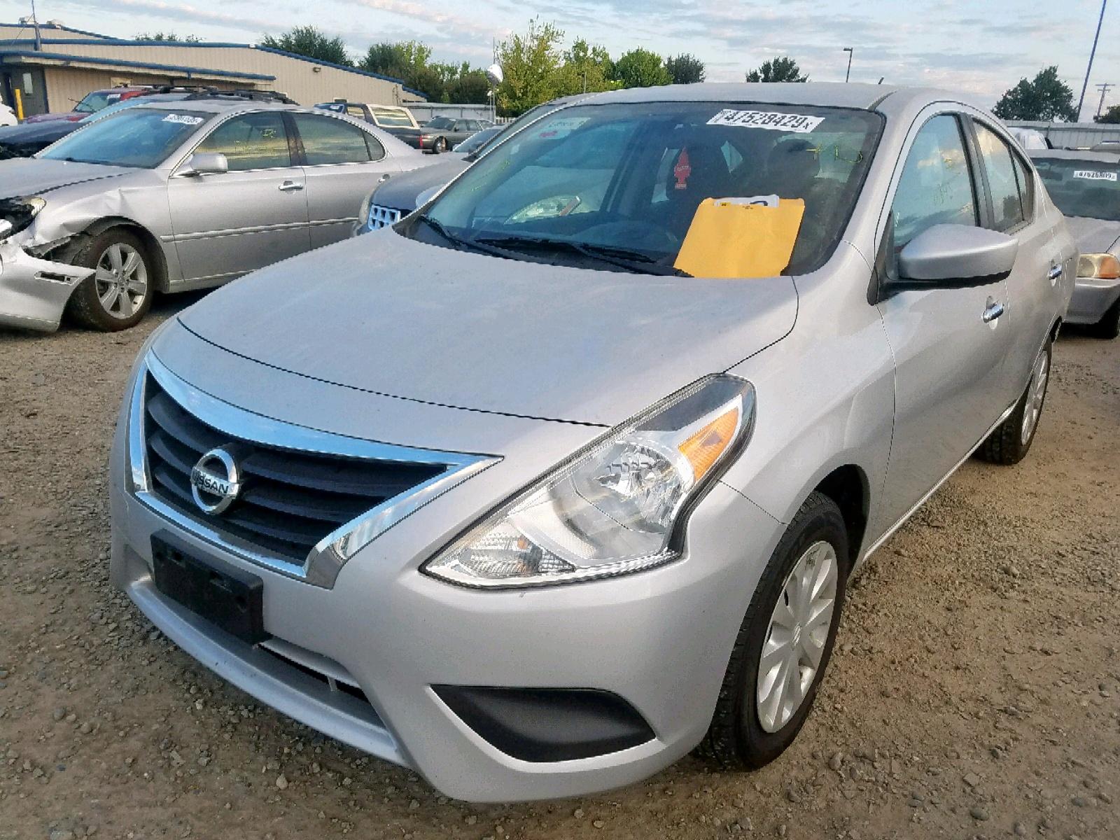2017 NISSAN VERSA