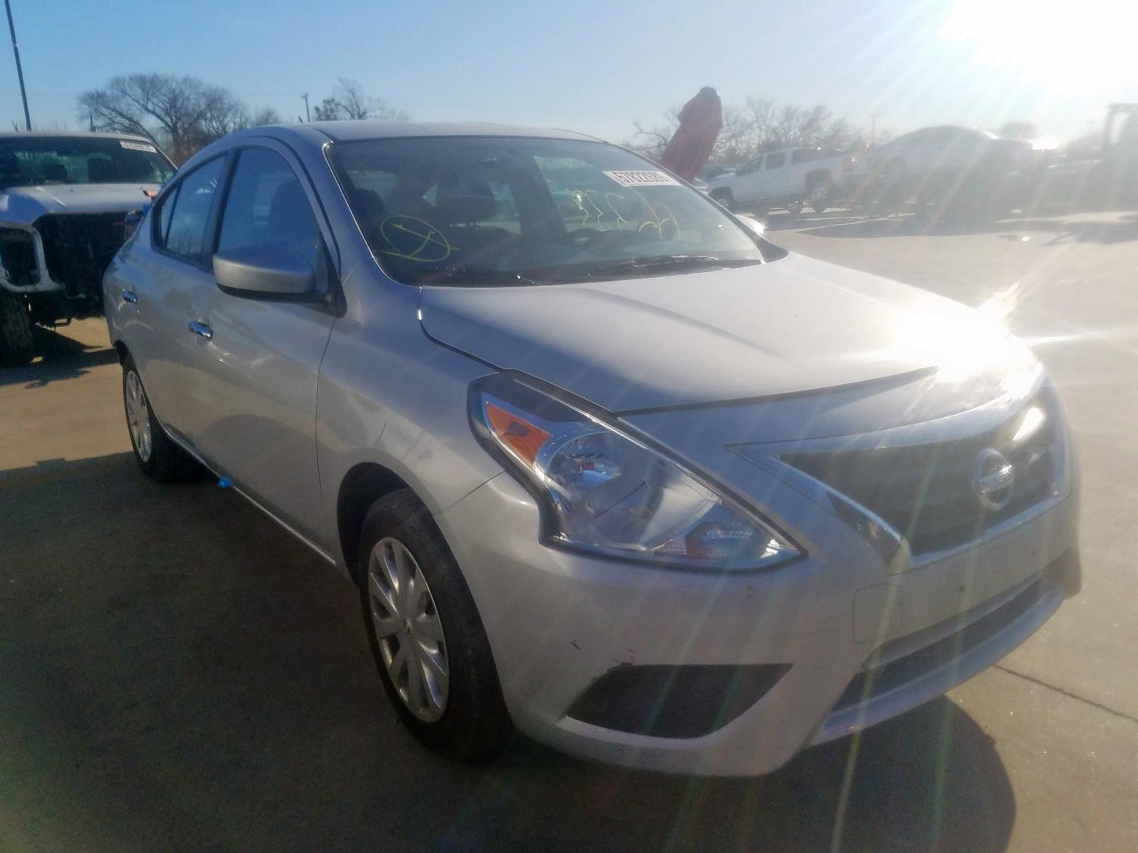 2016 NISSAN VERSA