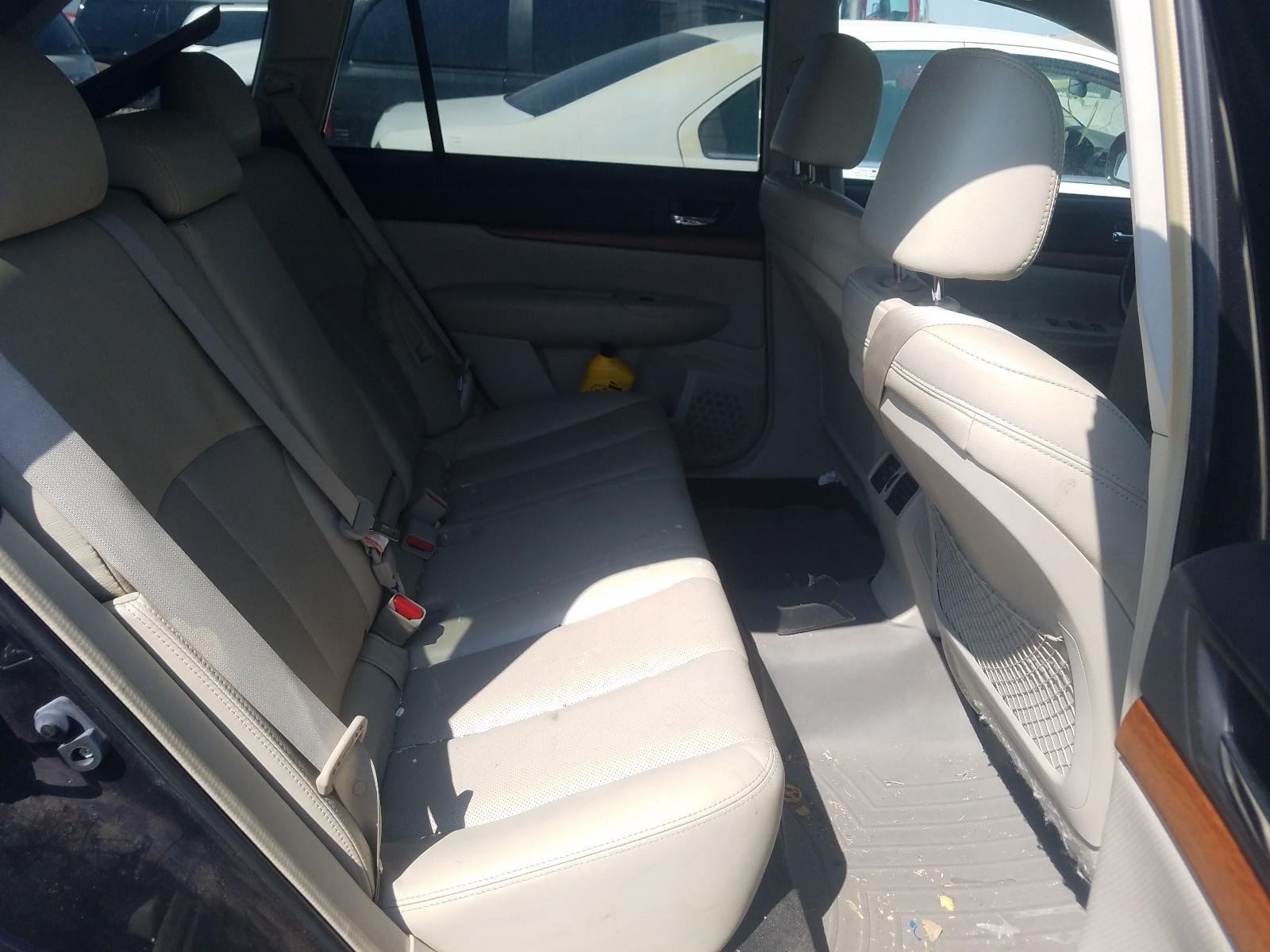 2013 SUBARU Outback