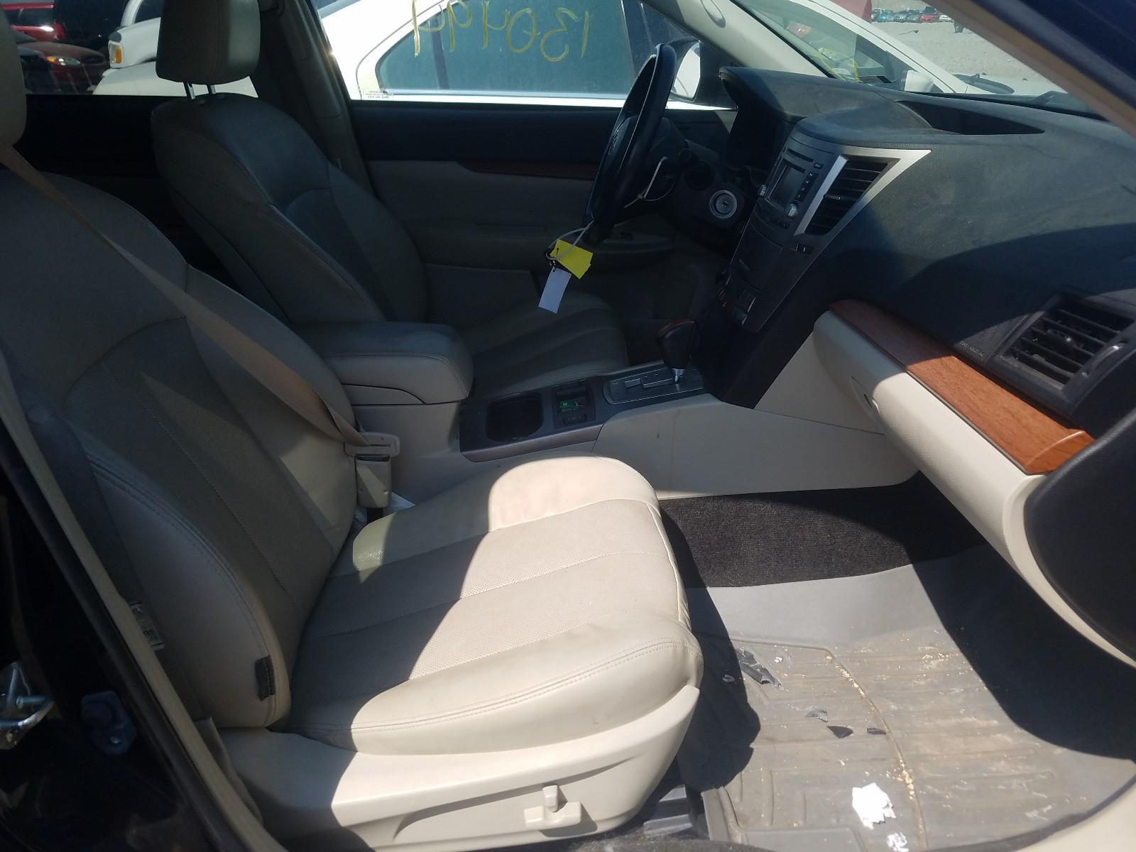 2013 SUBARU Outback
