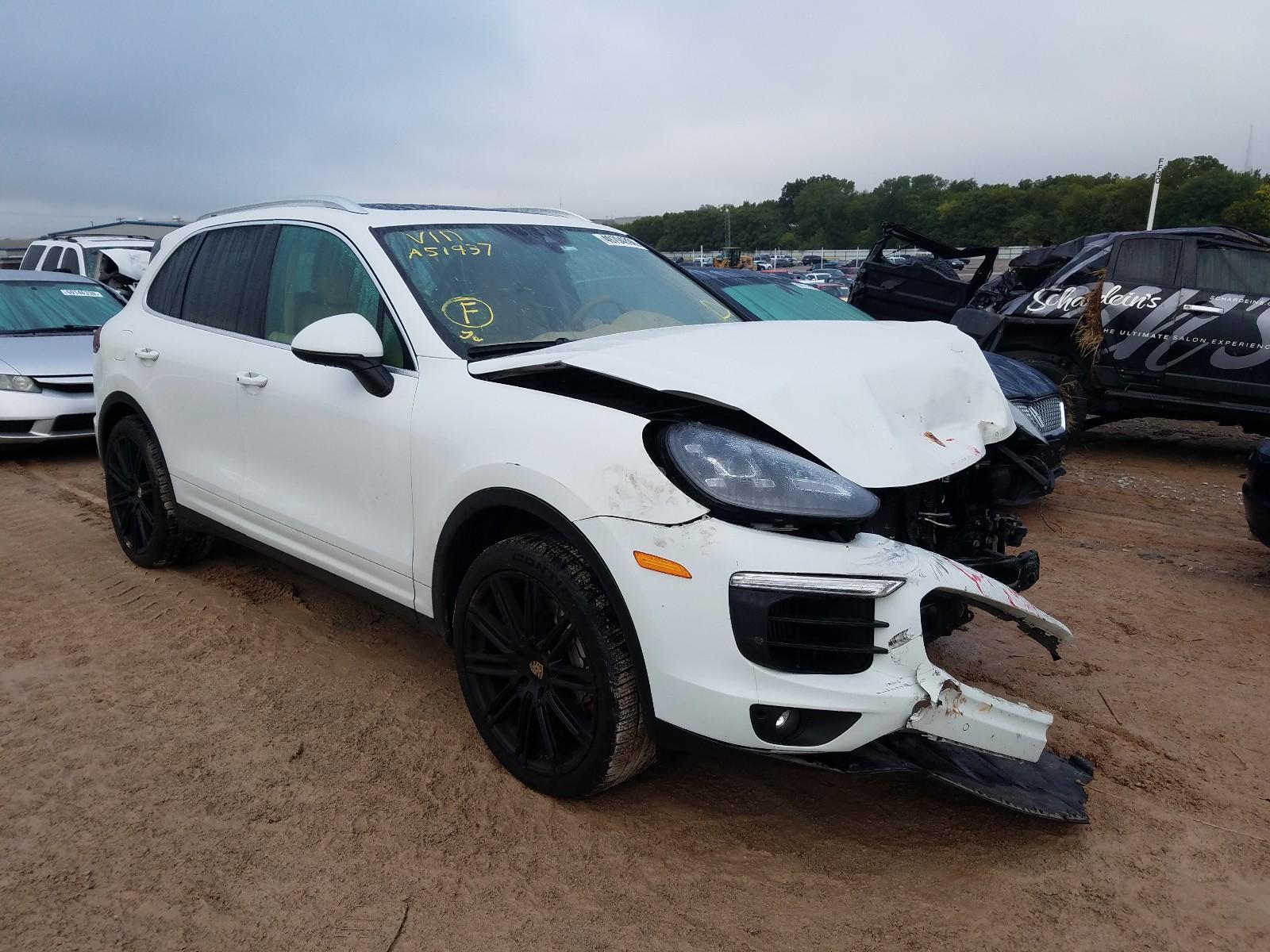2017 PORSCHE CAYENNE