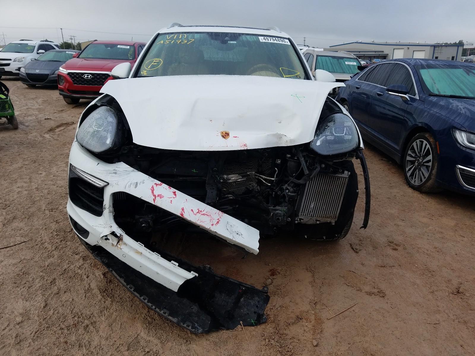 2017 PORSCHE CAYENNE