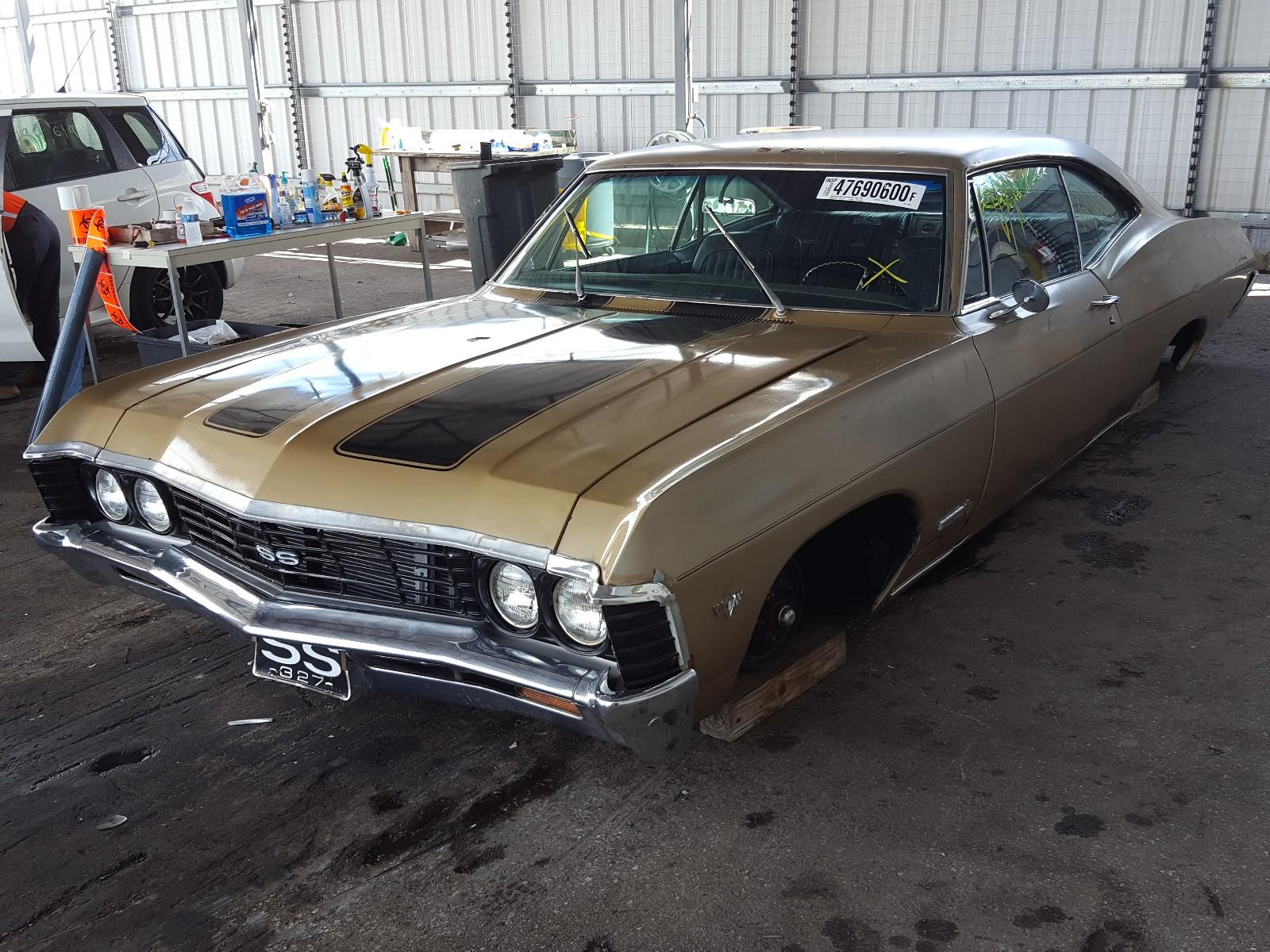 1967 CHEVROLET IMPALA