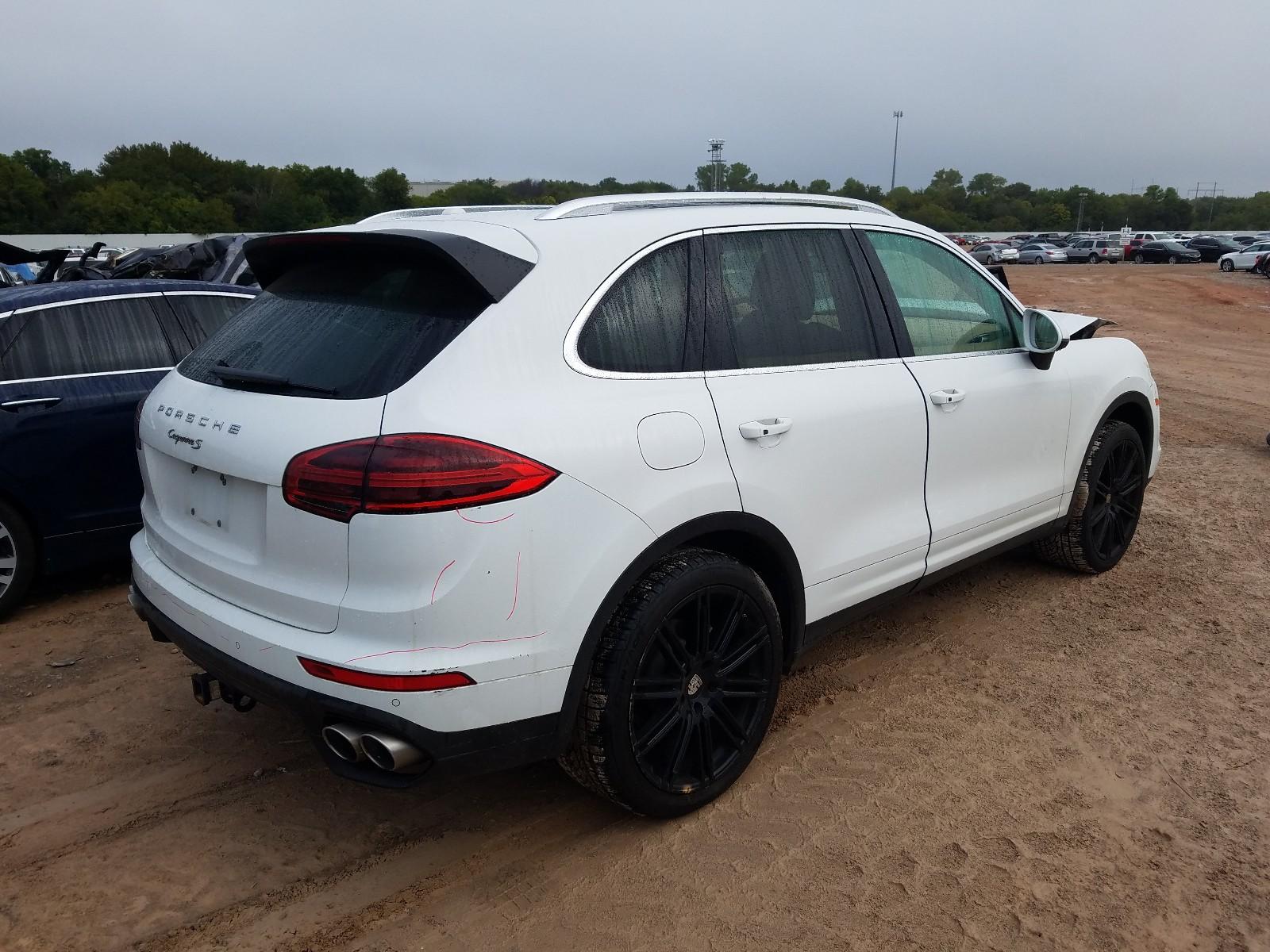 2017 PORSCHE CAYENNE
