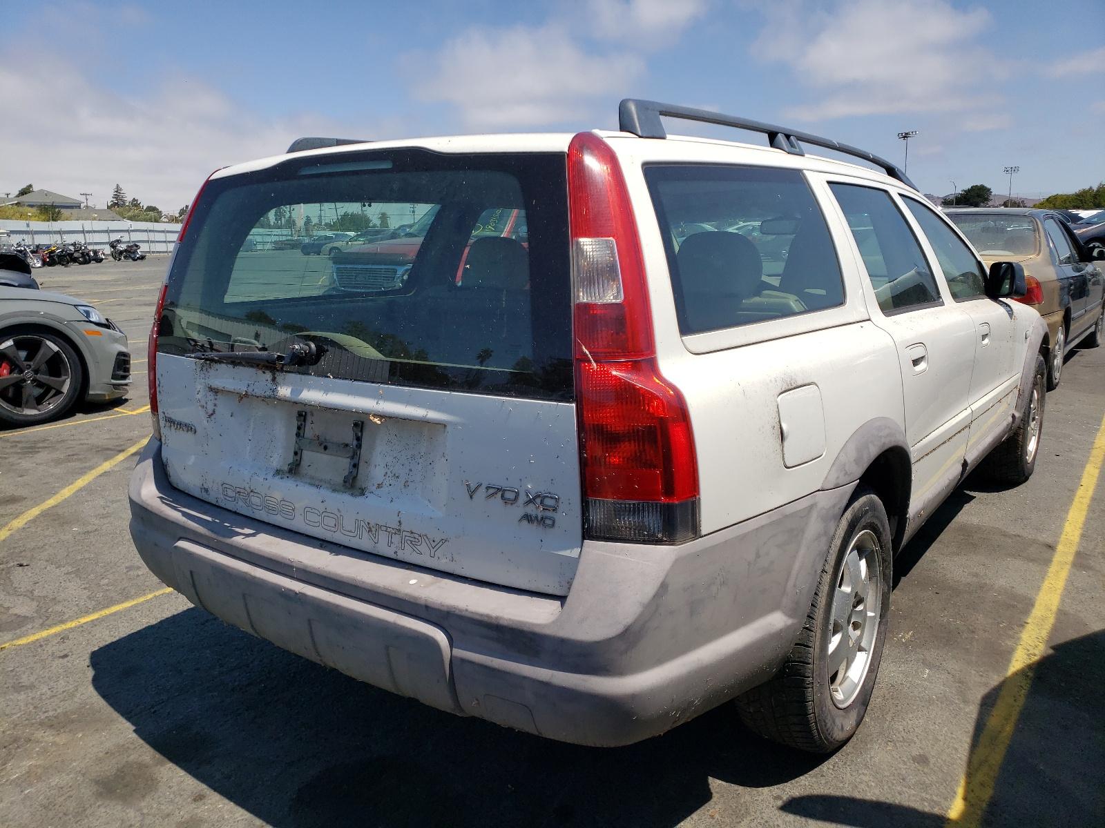 2001 VOLVO V70