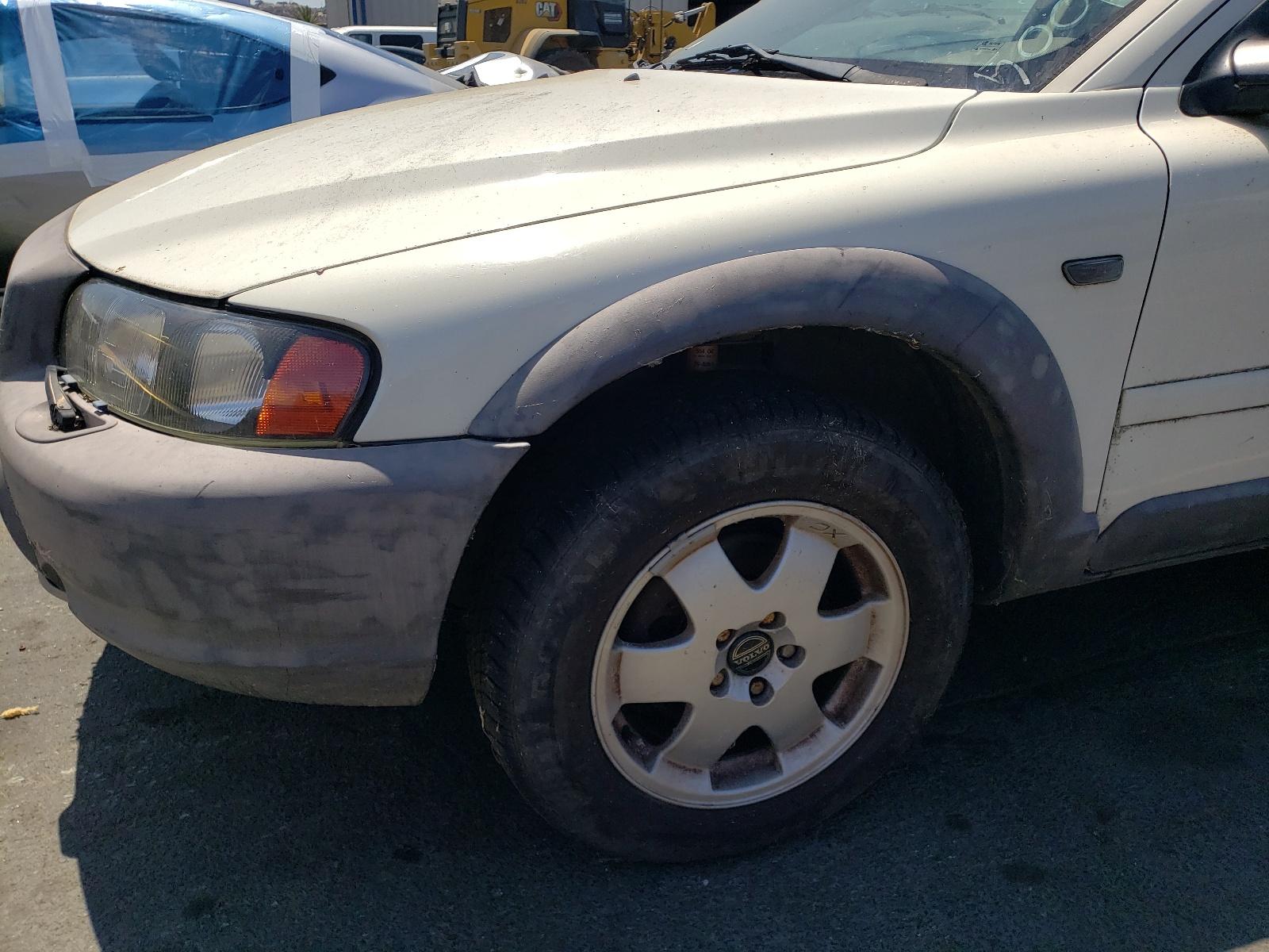 2001 VOLVO V70