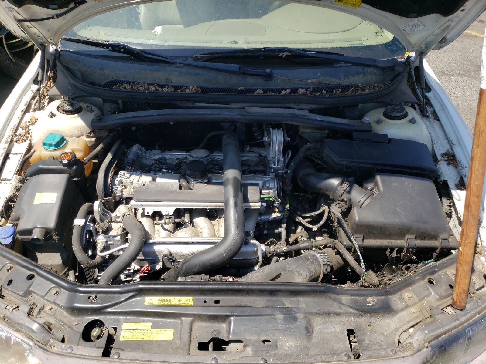 2001 VOLVO V70