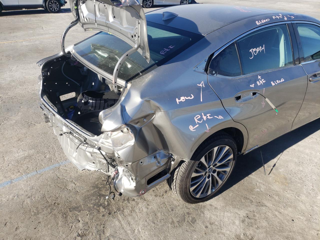 2021 LEXUS ES 300H