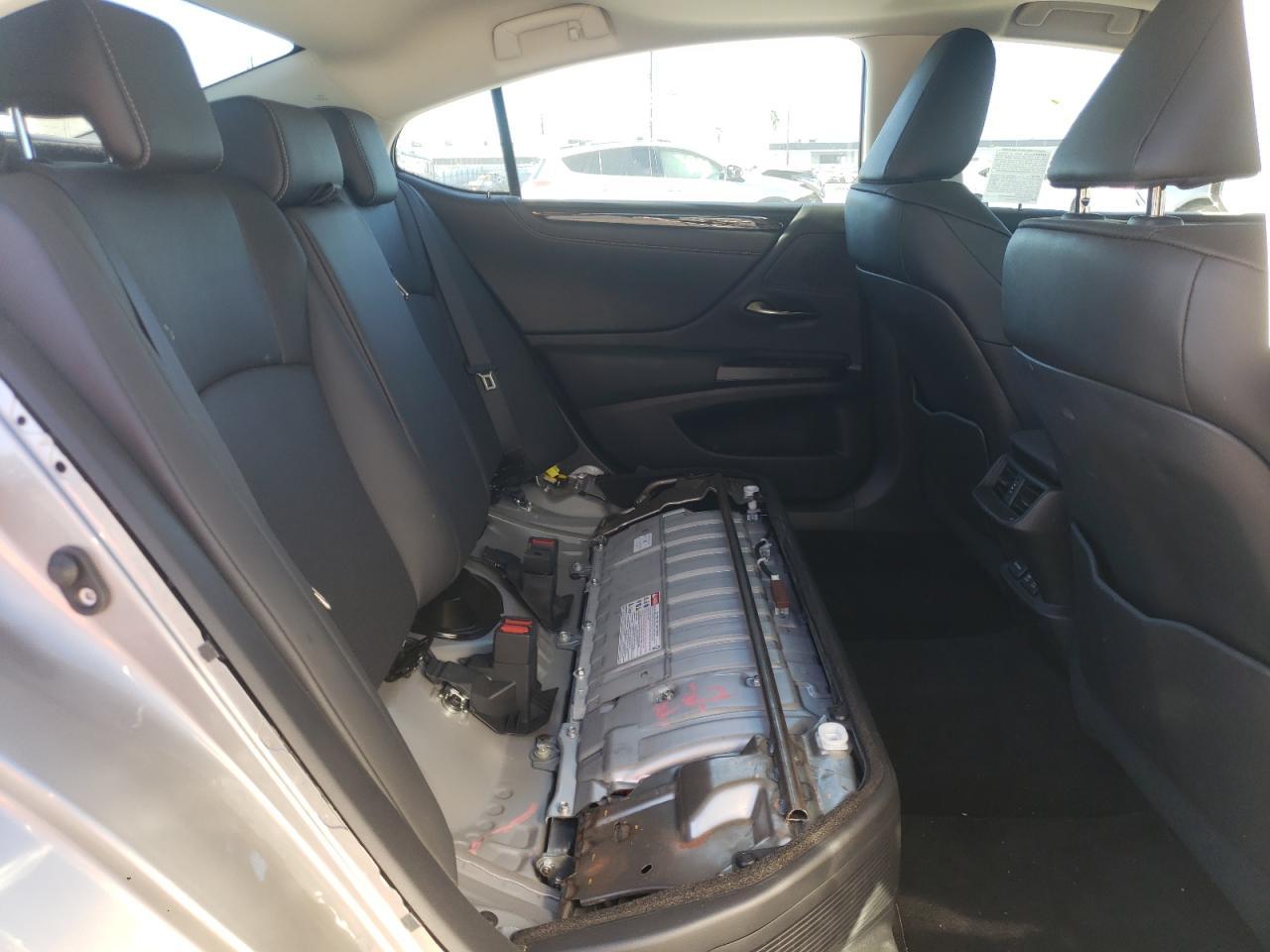 2021 LEXUS ES 300H