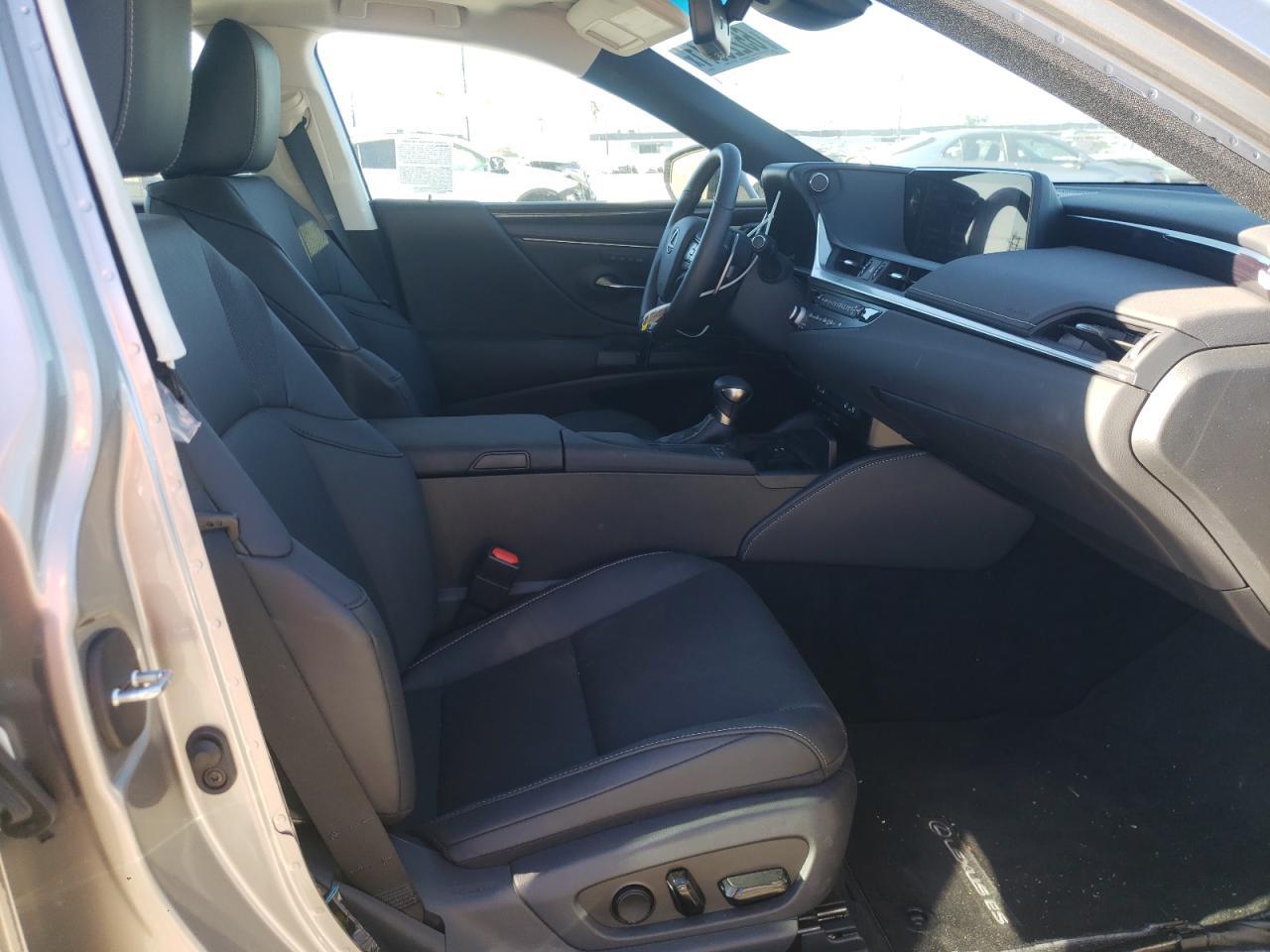 2021 LEXUS ES 300H