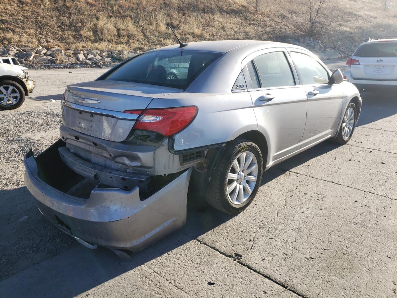 2013 CHRYSLER 200