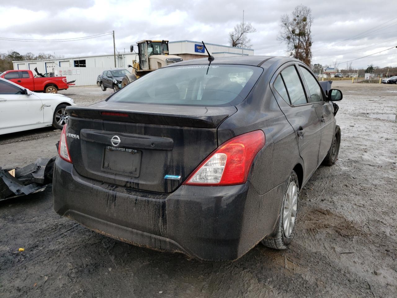2015 NISSAN VERSA