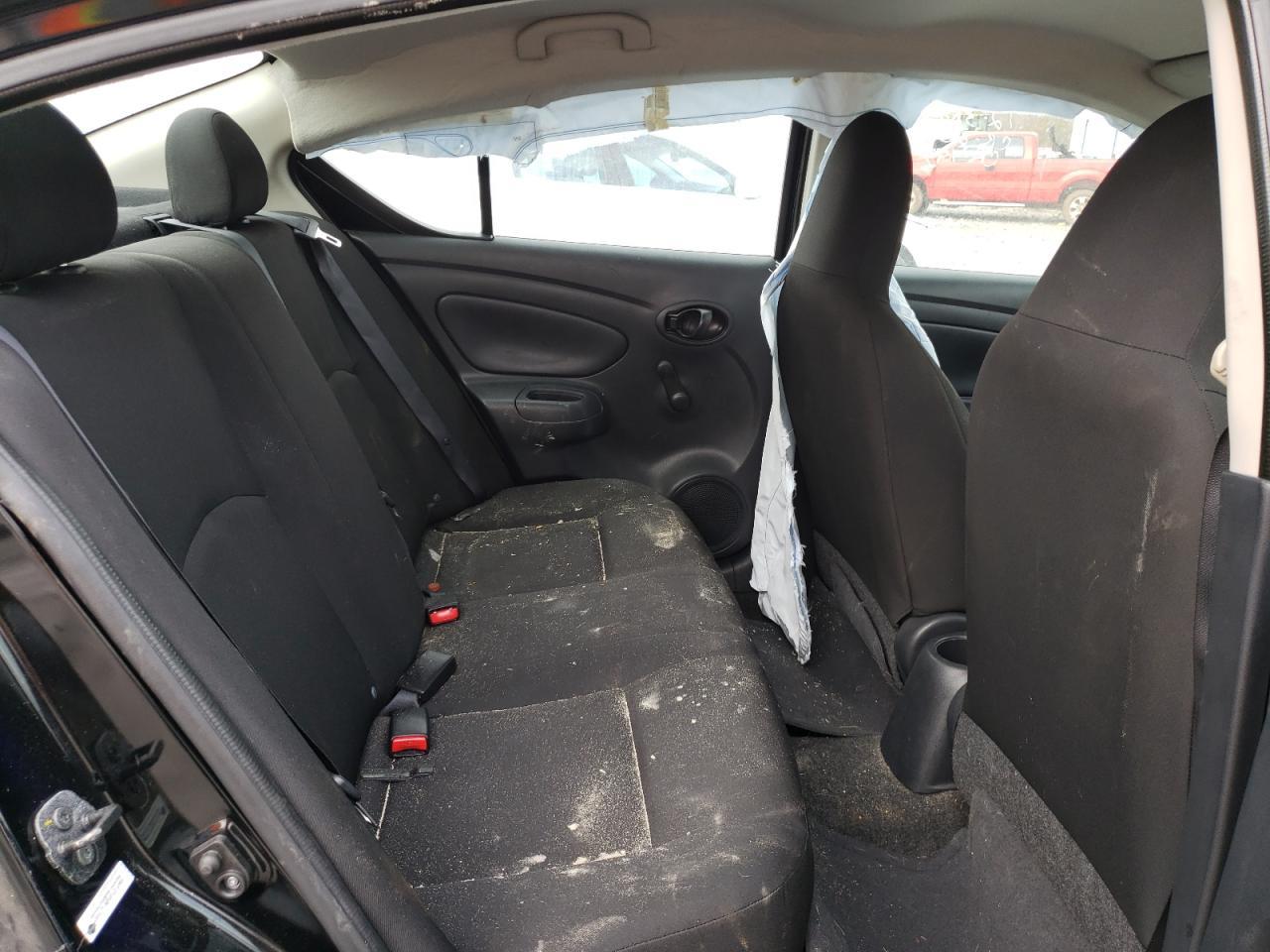 2015 NISSAN VERSA