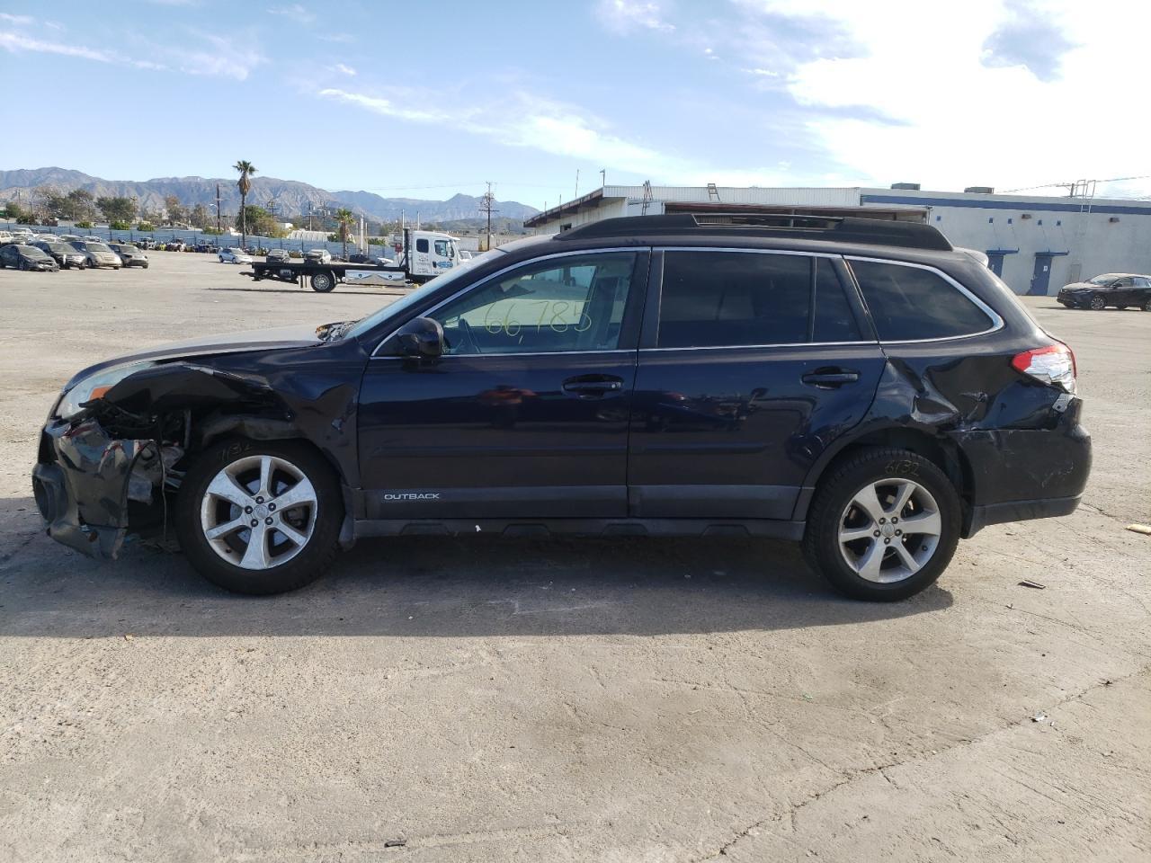 2013 SUBARU Outback