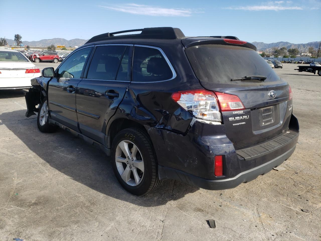 2013 SUBARU Outback