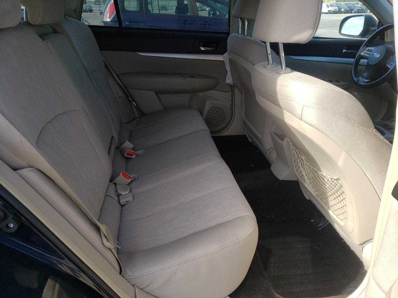 2013 SUBARU Outback