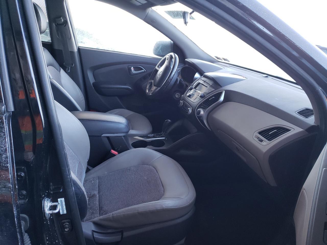 2011 HYUNDAI TUCSON