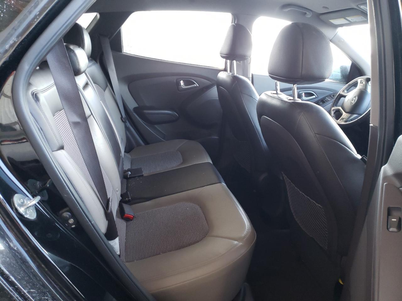 2011 HYUNDAI TUCSON