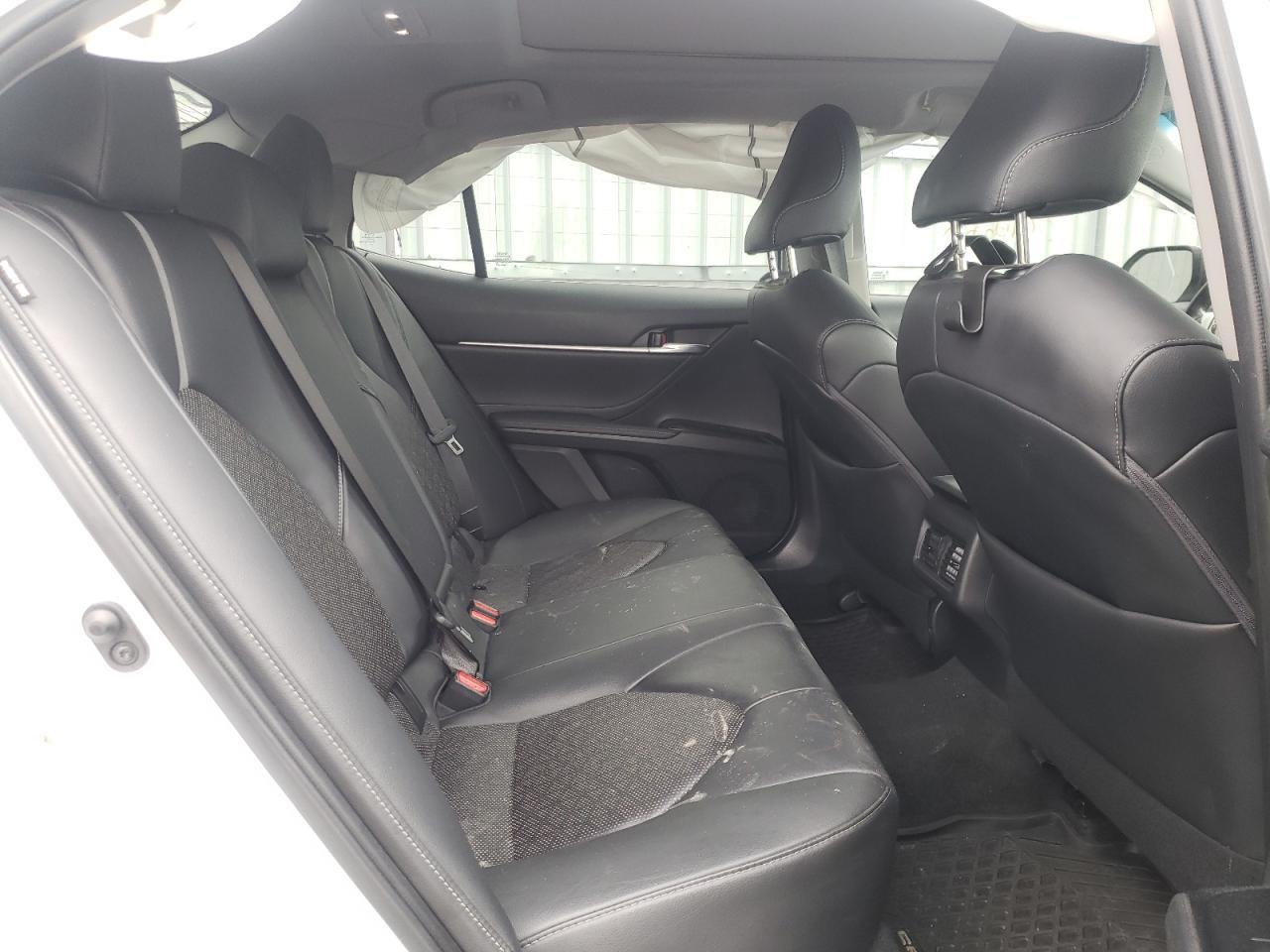 2018 TOYOTA CAMRY