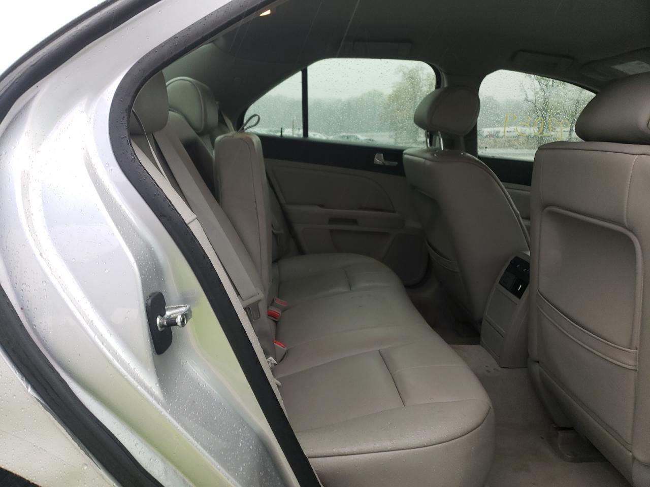 2010 CADILLAC STS