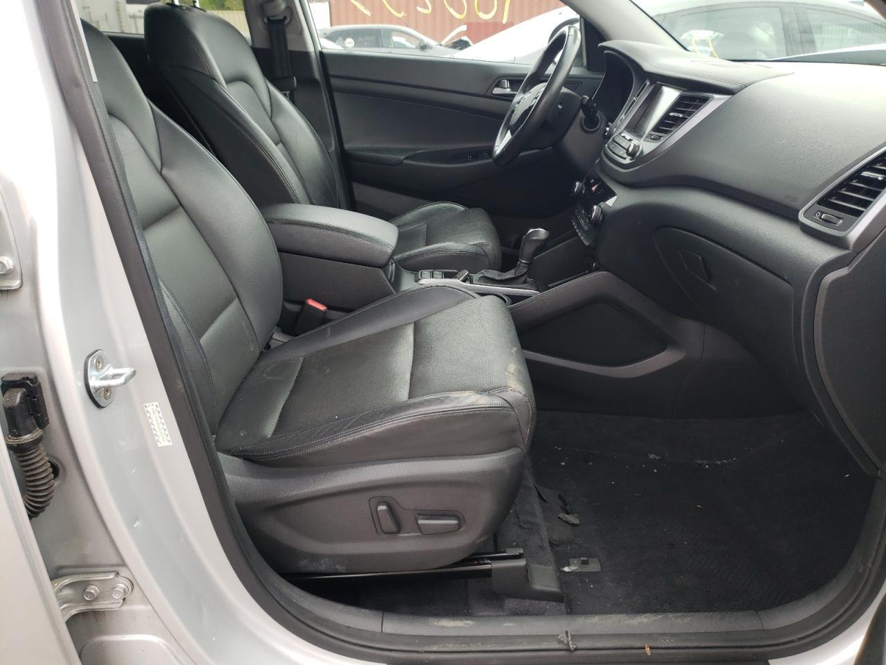 2016 HYUNDAI TUCSON