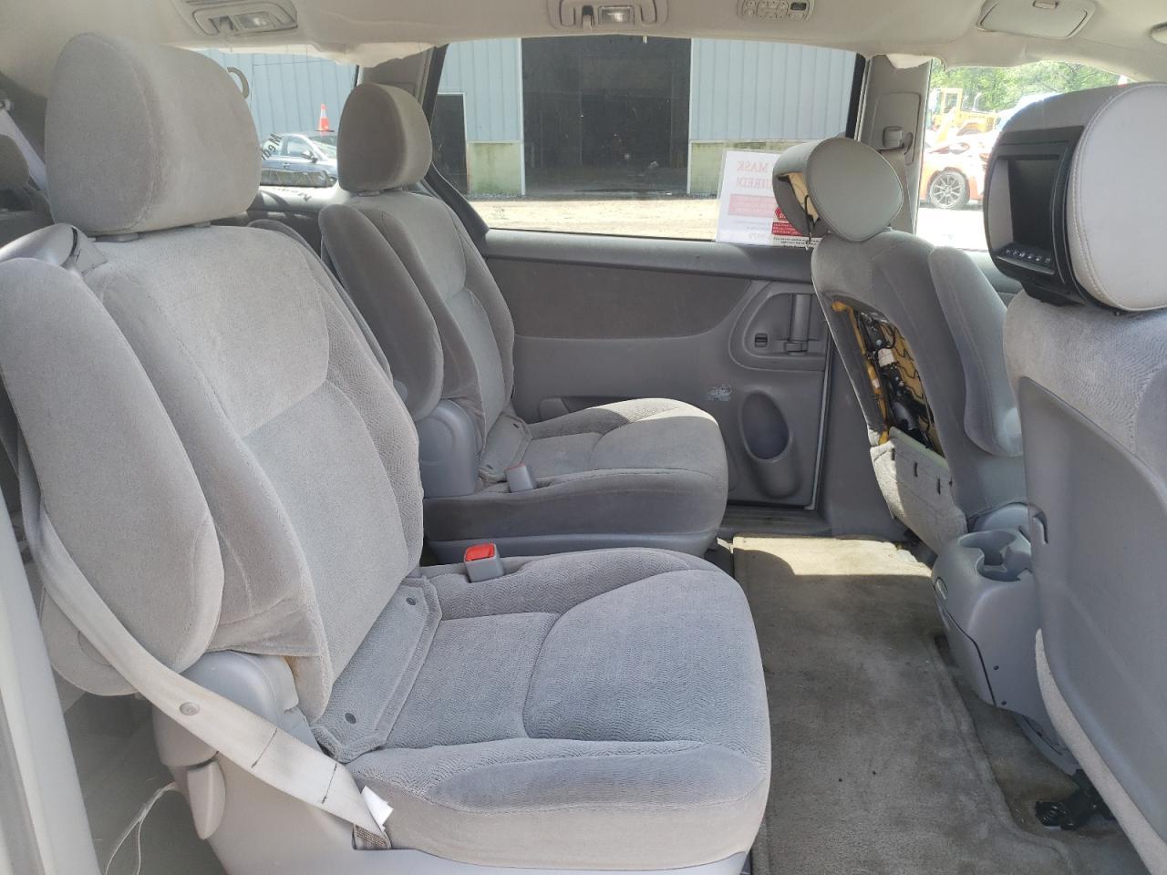 2006 TOYOTA SIENNA