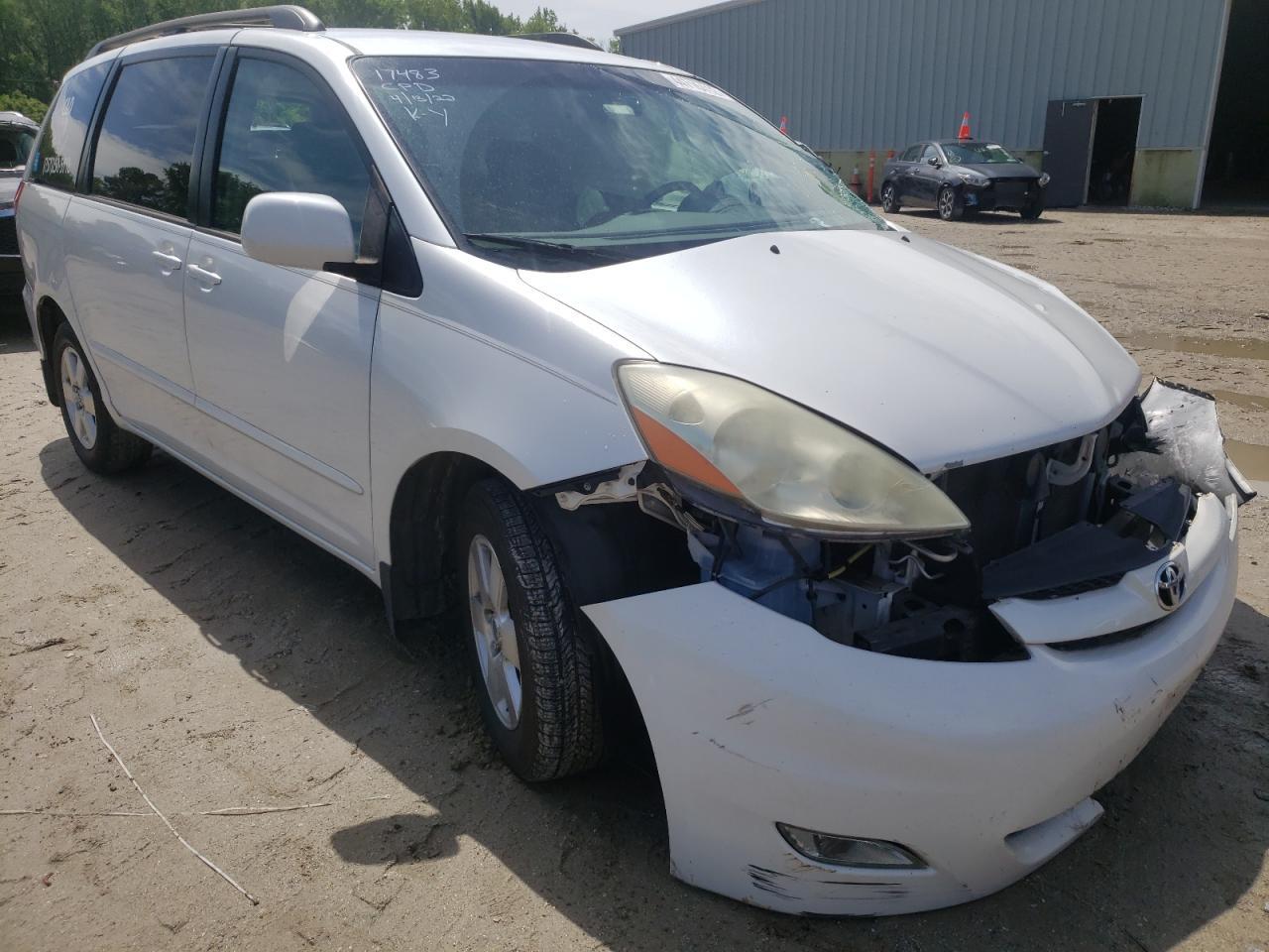 2006 TOYOTA SIENNA