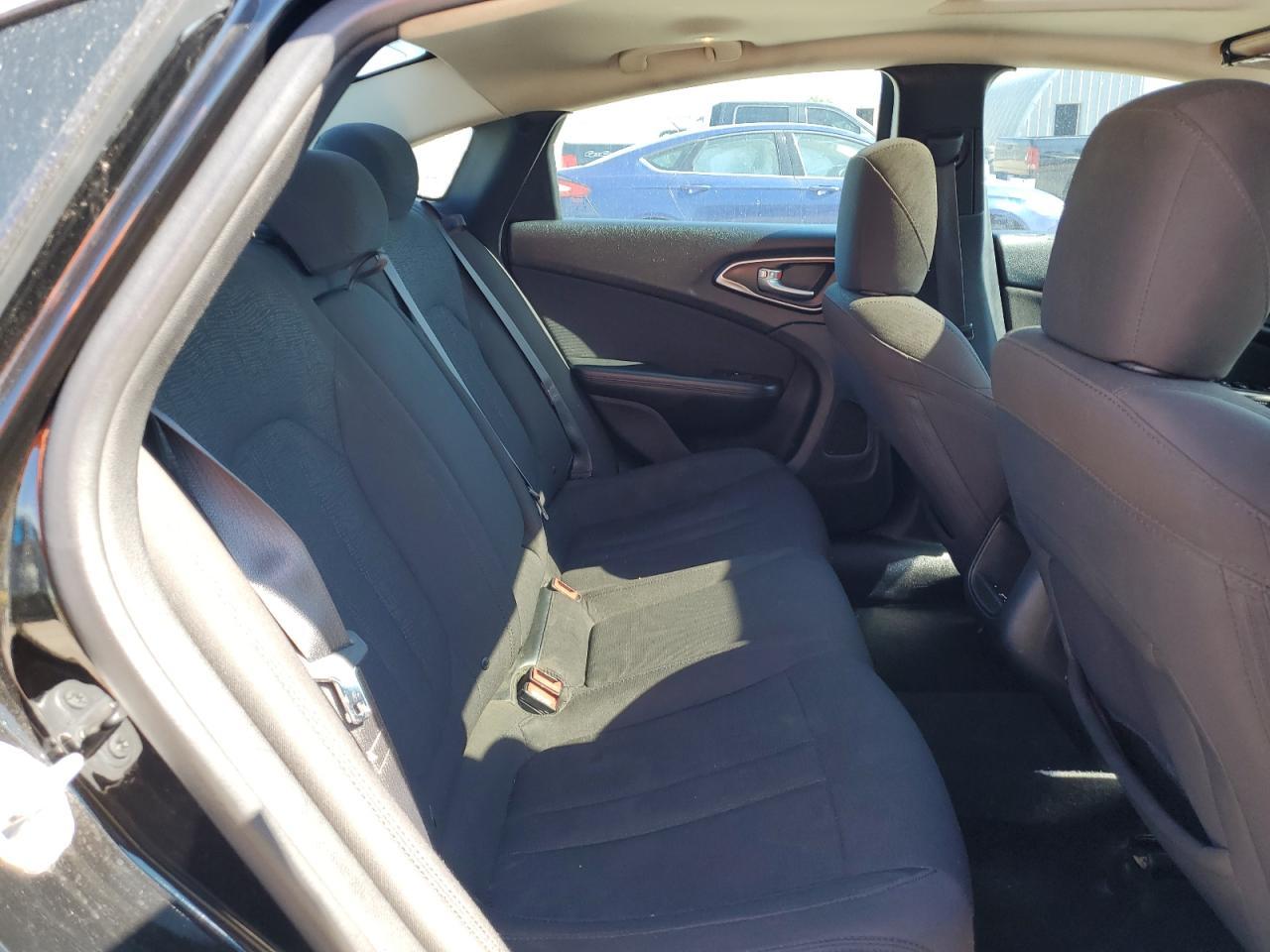2015 CHRYSLER 200