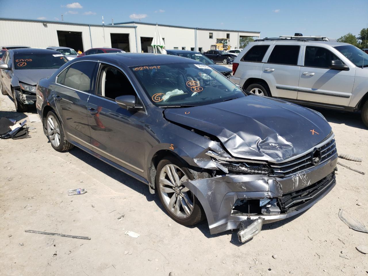 2017 VOLKSWAGEN Passat