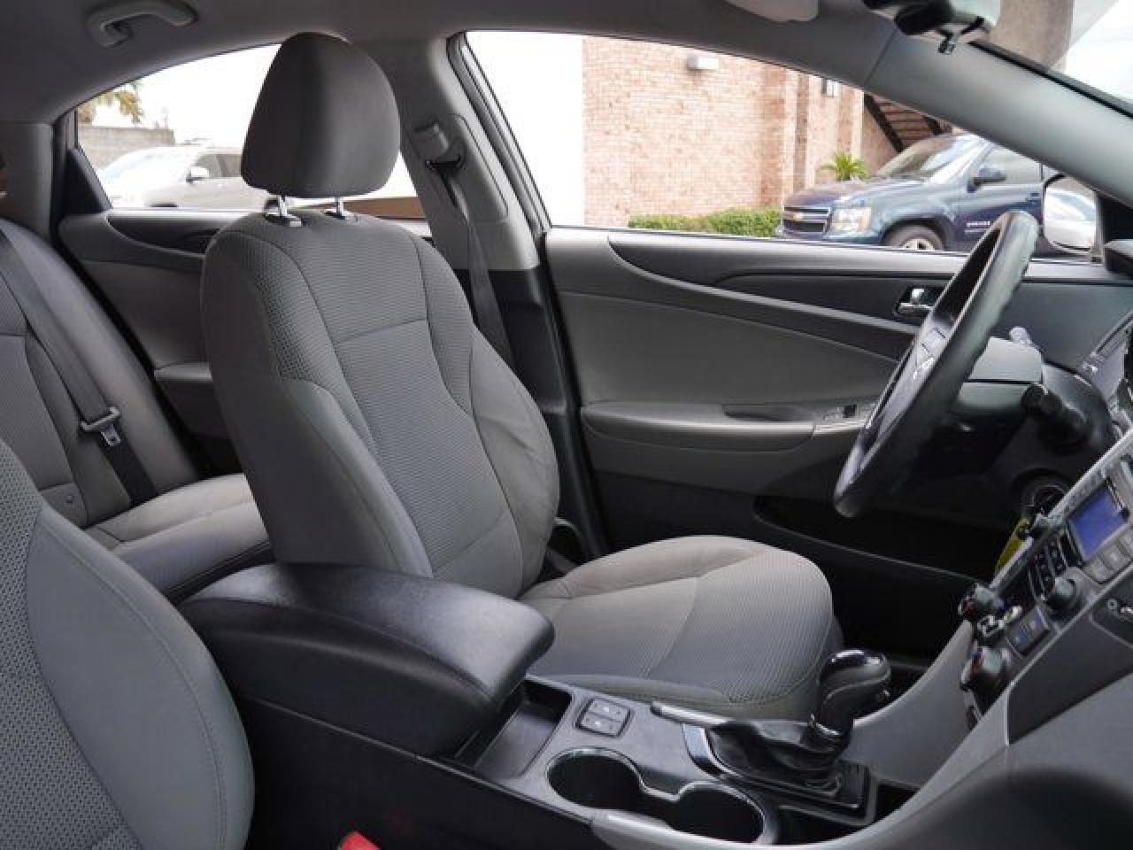 2013 HYUNDAI SONATA