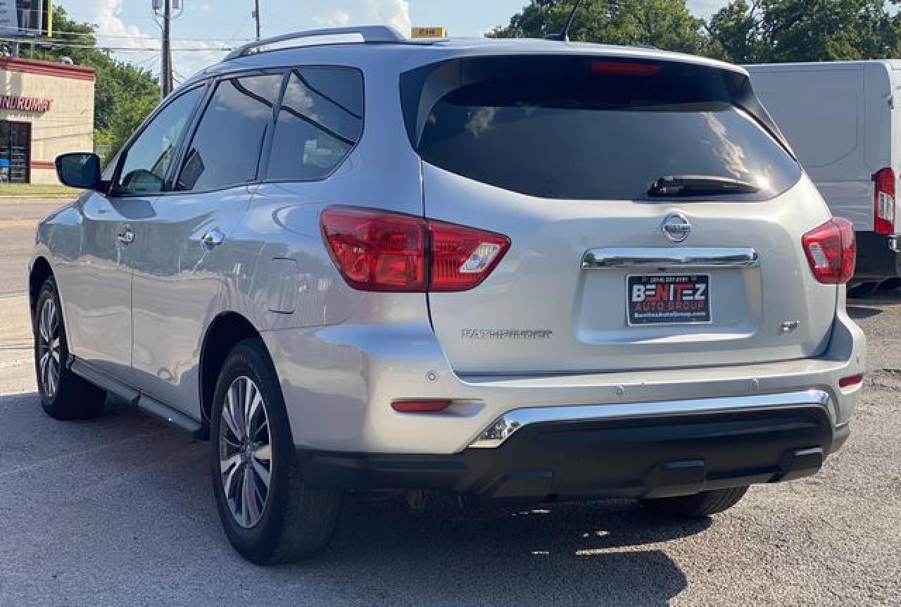 2017 NISSAN PATHFINDER