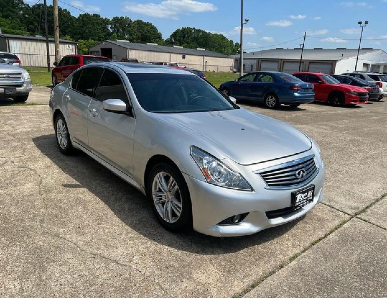 2015 INFINITI Q40