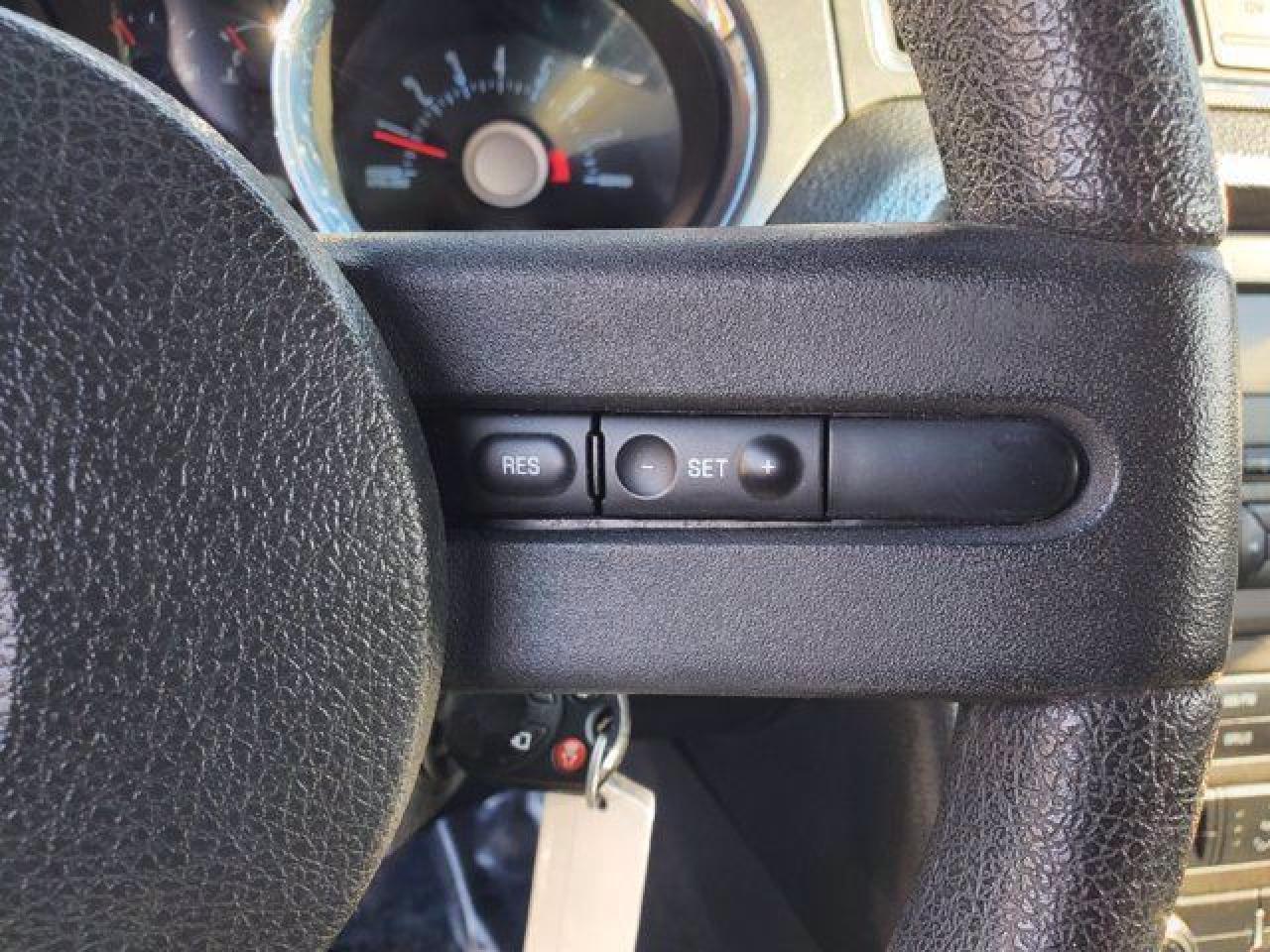 2012 FORD MUSTANG
