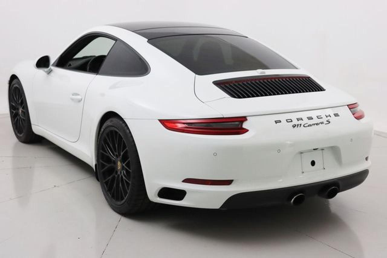 2017 PORSCHE 911