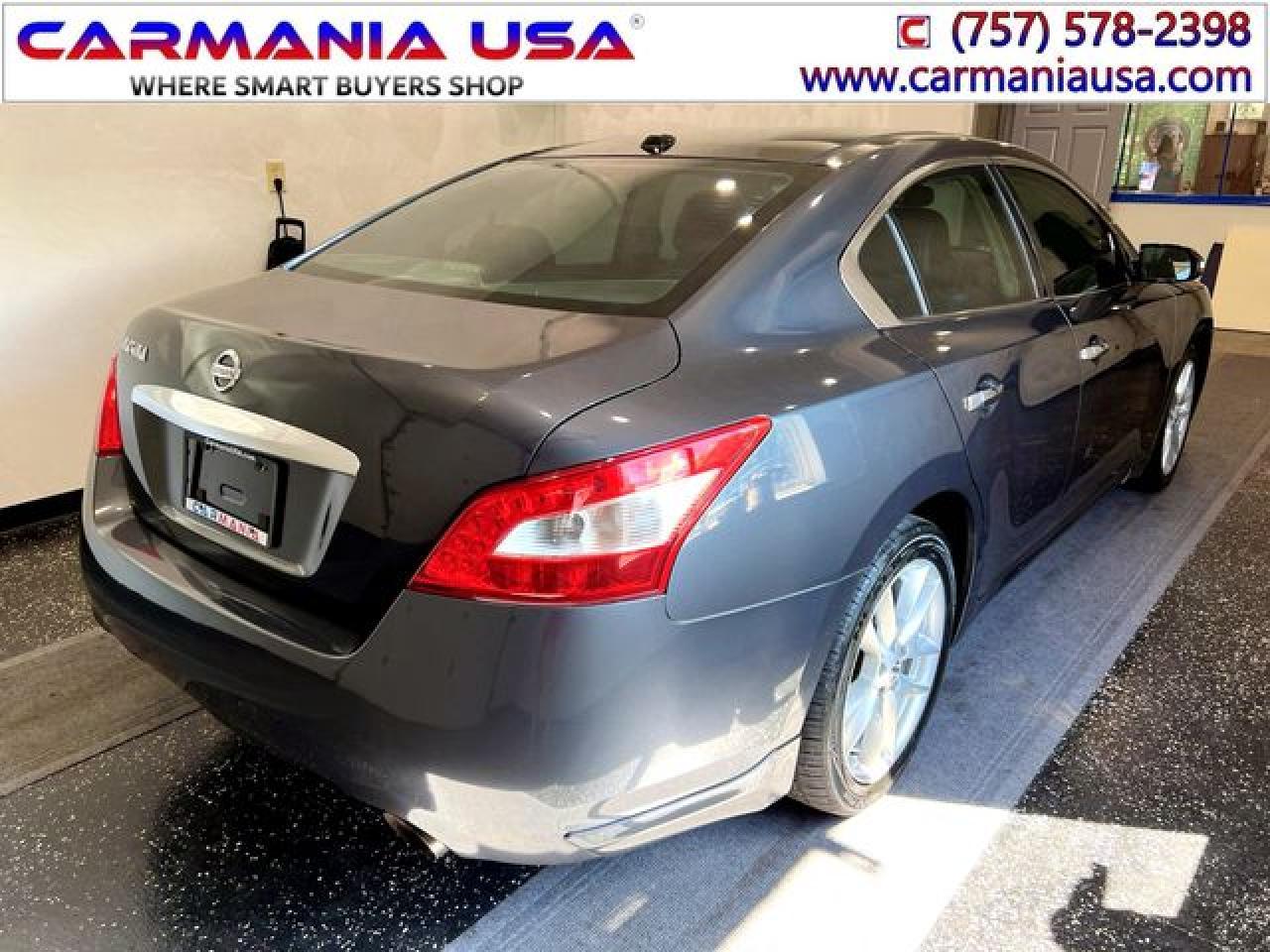2010 NISSAN Maxima