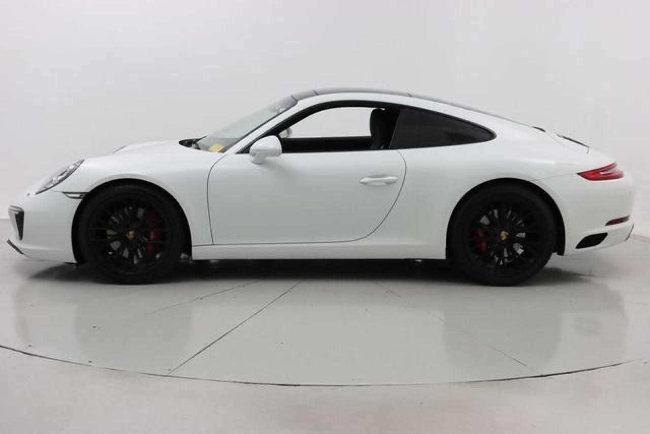 2017 PORSCHE 911