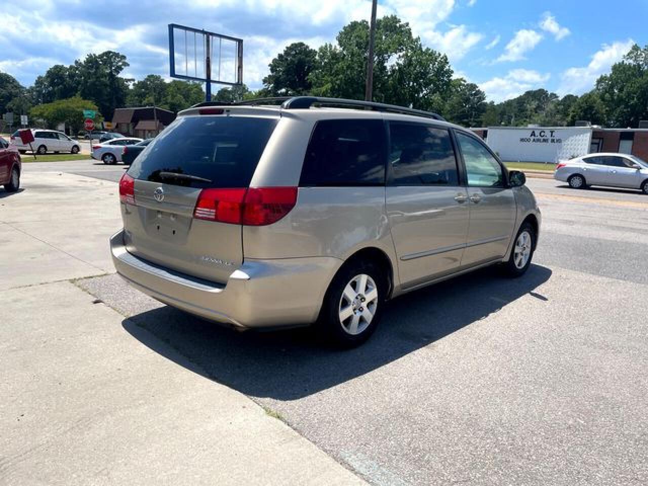 2004 TOYOTA SIENNA