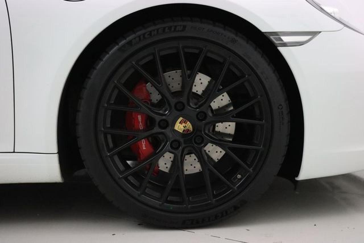 2017 PORSCHE 911