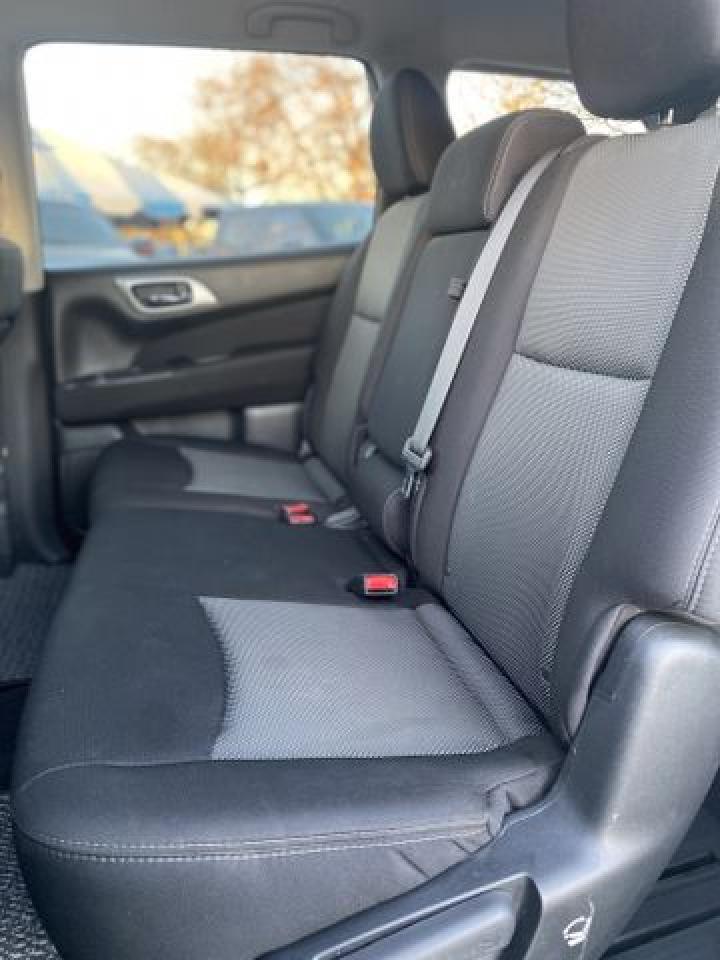 2017 NISSAN PATHFINDER