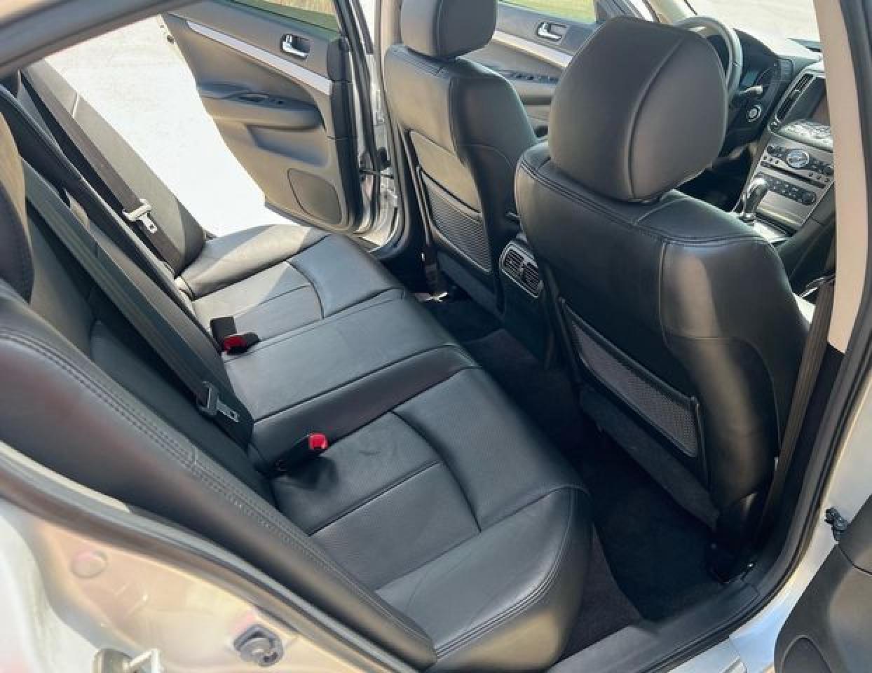 2015 INFINITI Q40