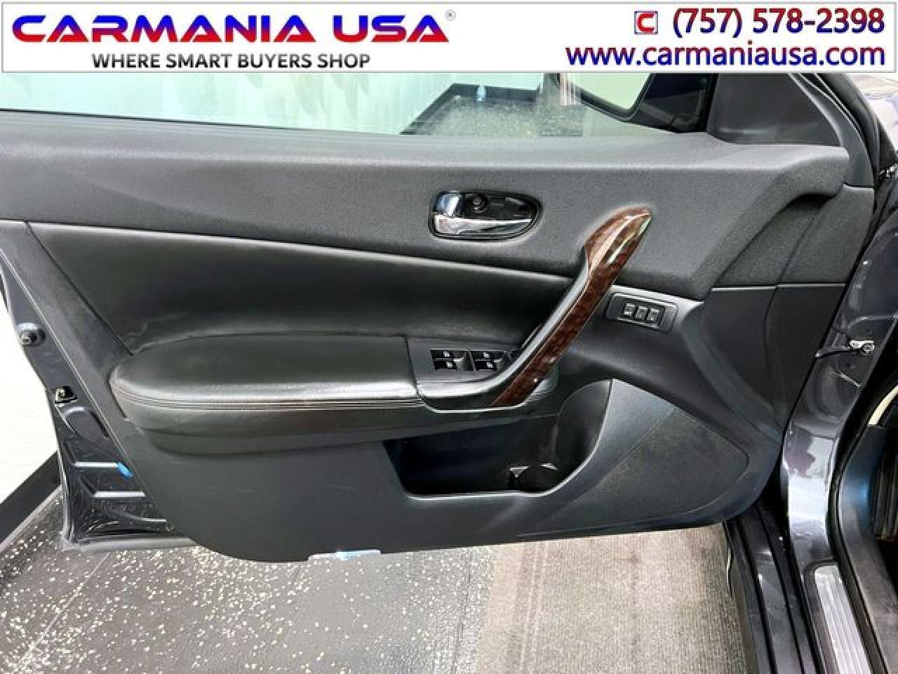 2010 NISSAN Maxima