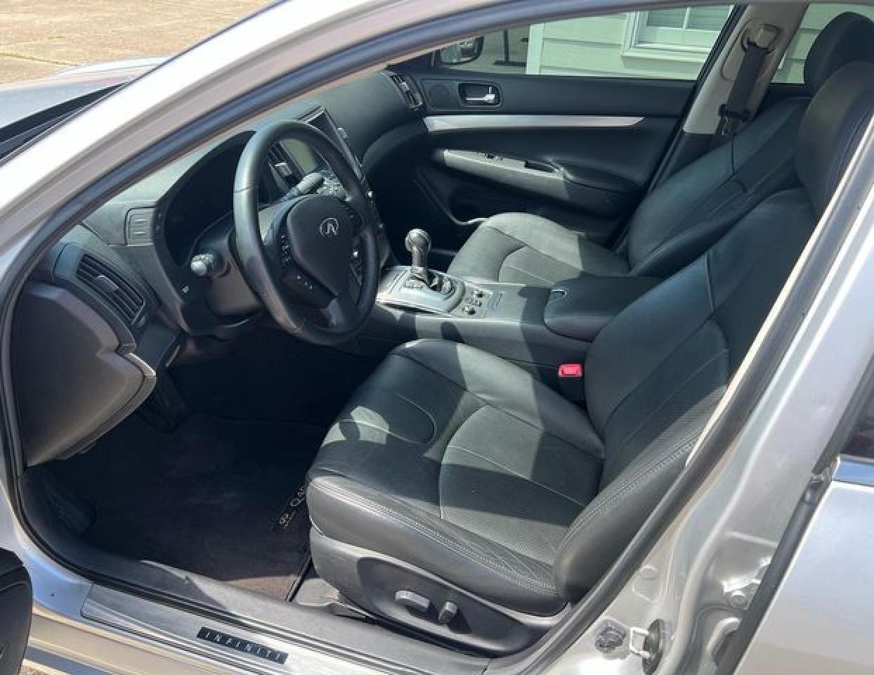 2015 INFINITI Q40