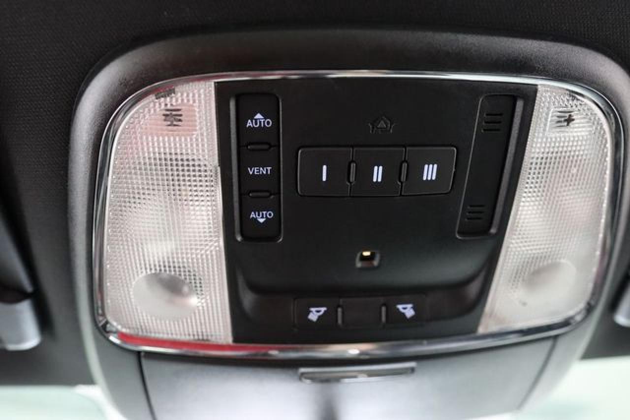 2011 DODGE CHARGER