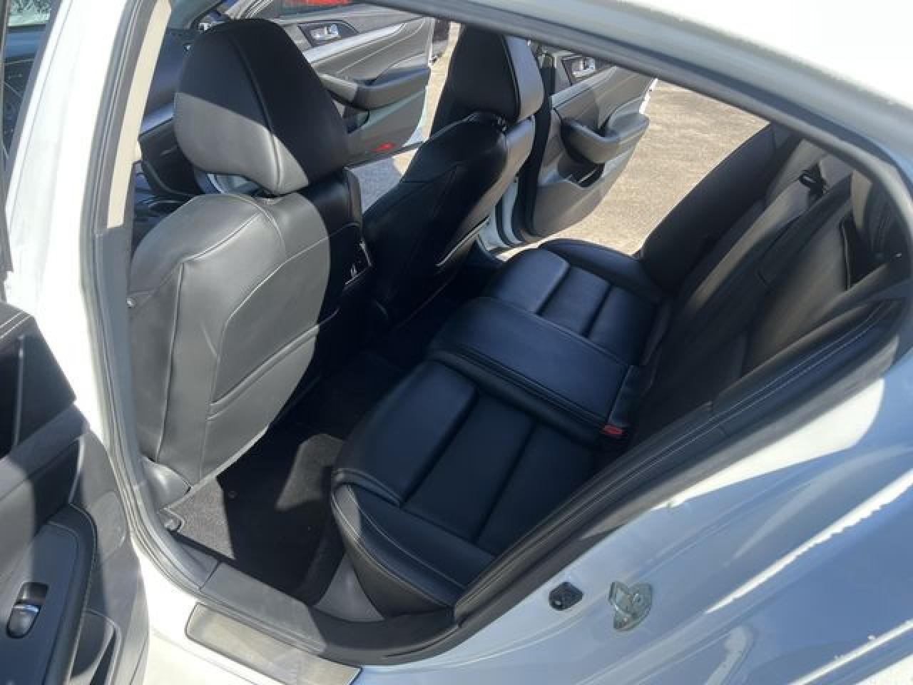 2017 NISSAN Maxima