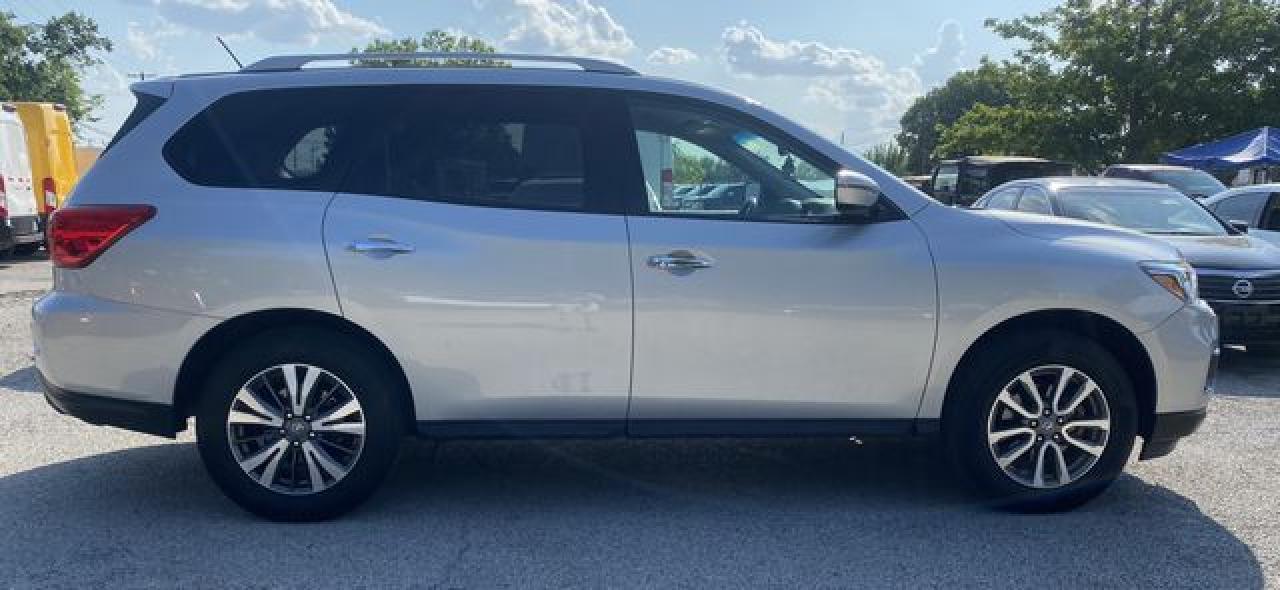 2017 NISSAN PATHFINDER