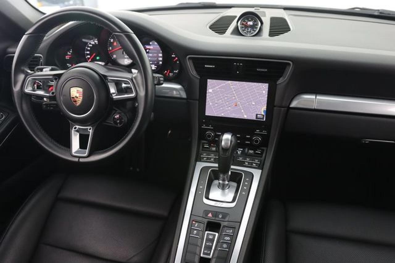2017 PORSCHE 911