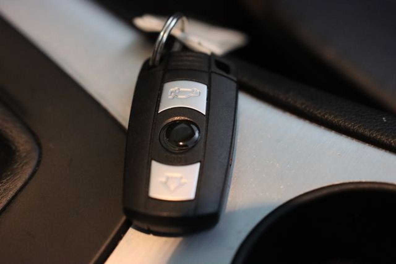 2011 BMW 3 SERIES