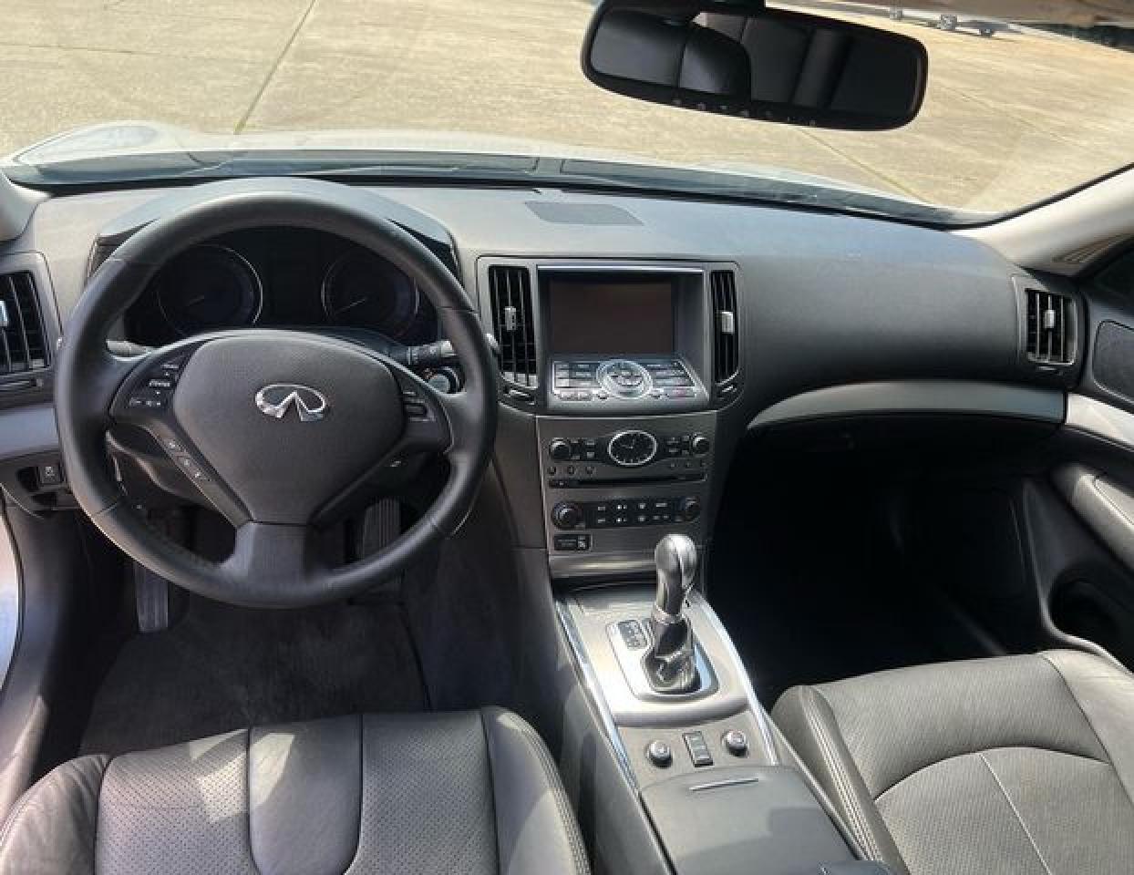 2015 INFINITI Q40