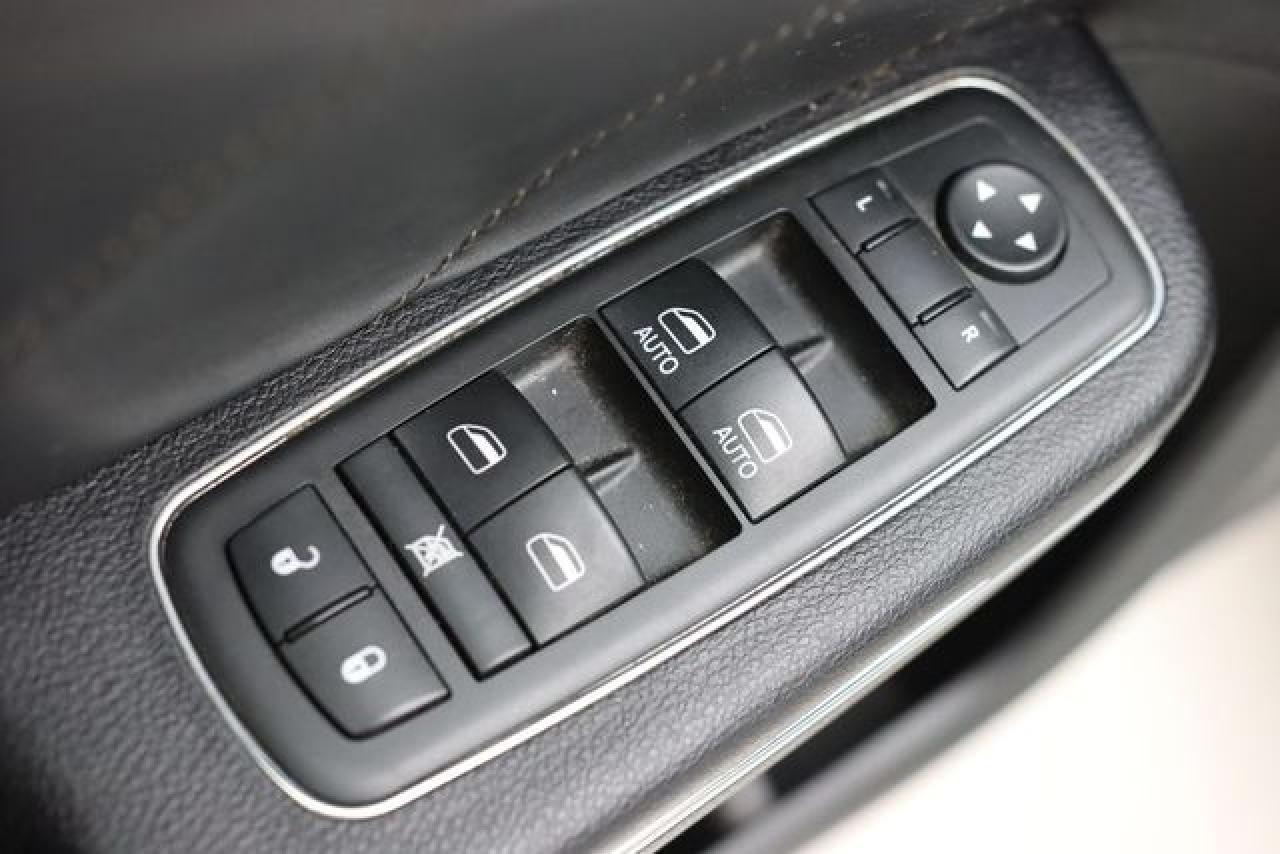 2011 DODGE CHARGER
