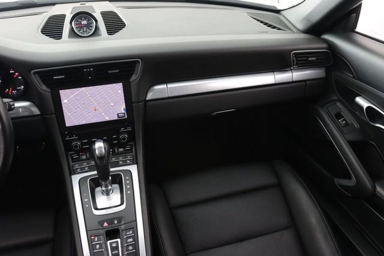 2017 PORSCHE 911
